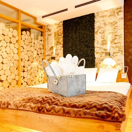 Haus Berktold: 4-star Family Wellness Retreat Homestay