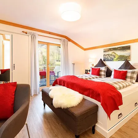 Haus Berktold: 4-star Family Wellness Retreat Homestay