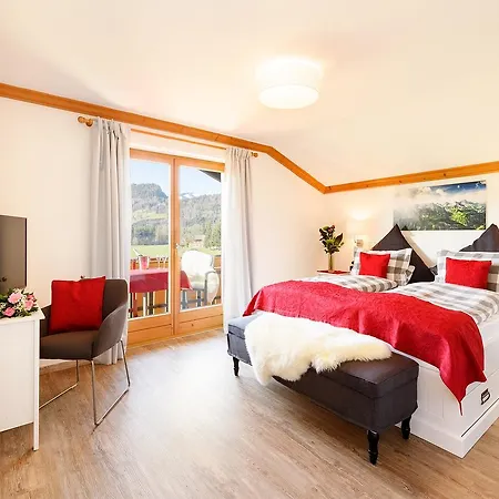 Haus Berktold: 4-star Family Wellness Retreat Homestay