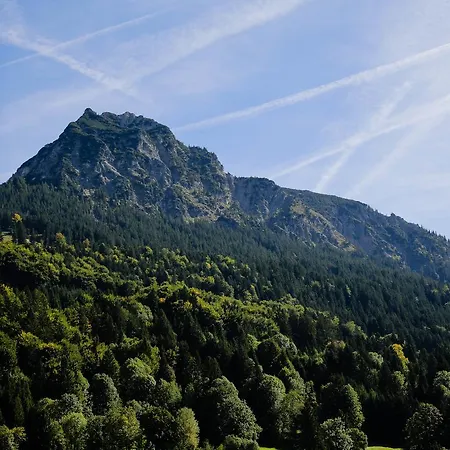 Haus Berktold: 4-star Family Wellness Retreat Homestay Oberstdorf